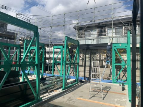 R/3/11月軽量鉄骨建て方