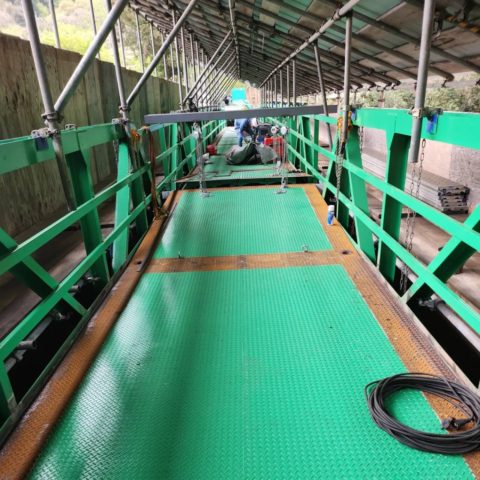 橋　改修工事
